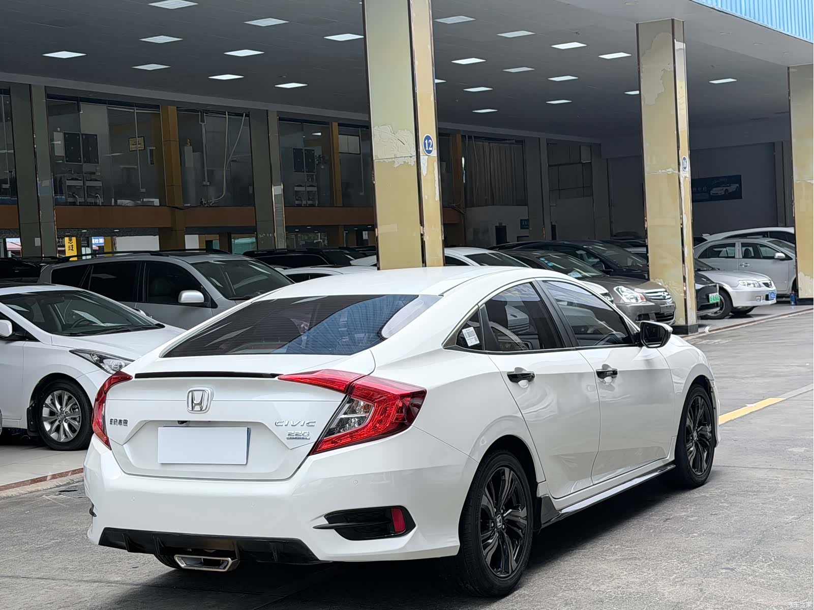 Honda Civic, 2019 11