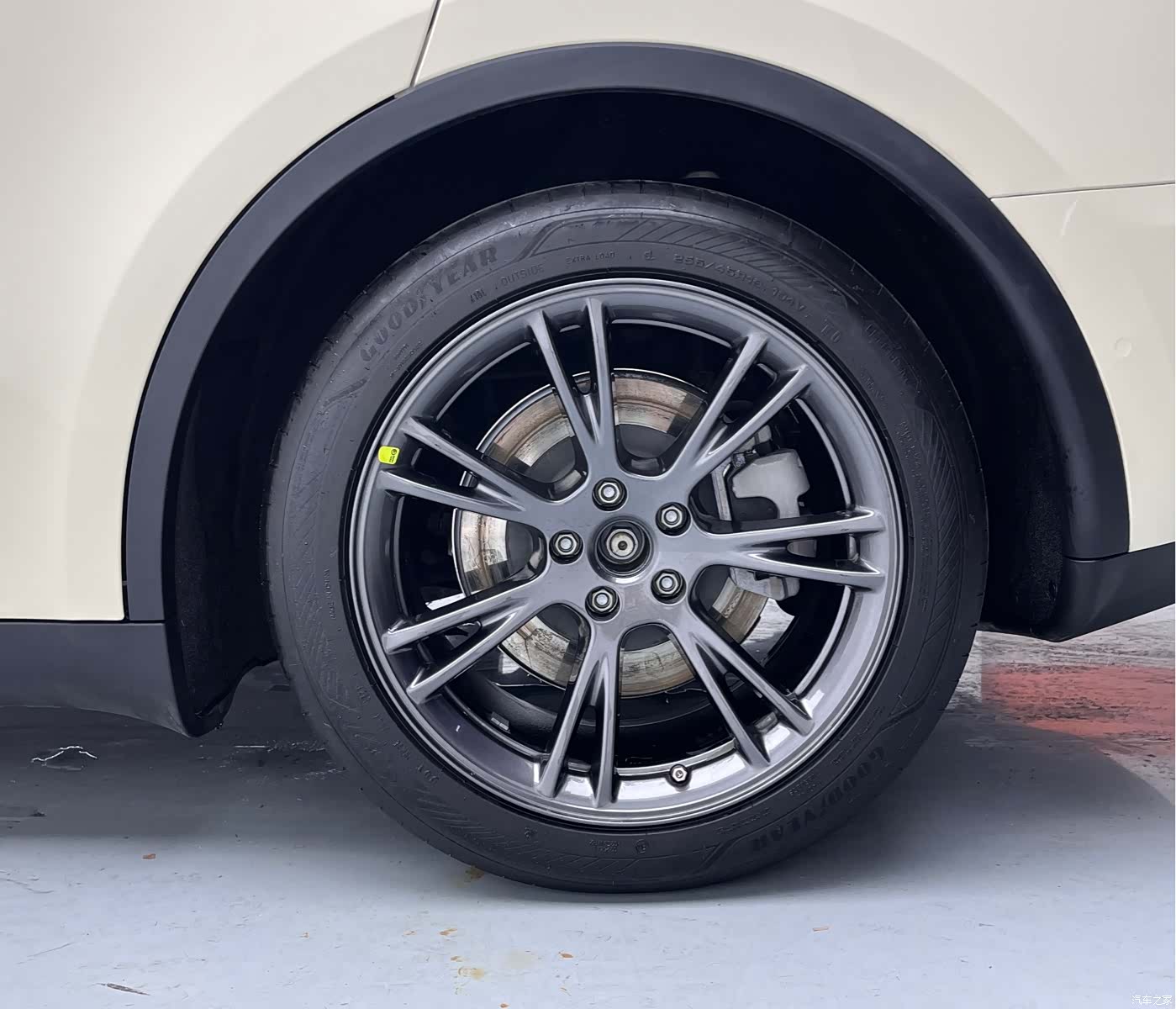 Tesla Model Y, 2023 13