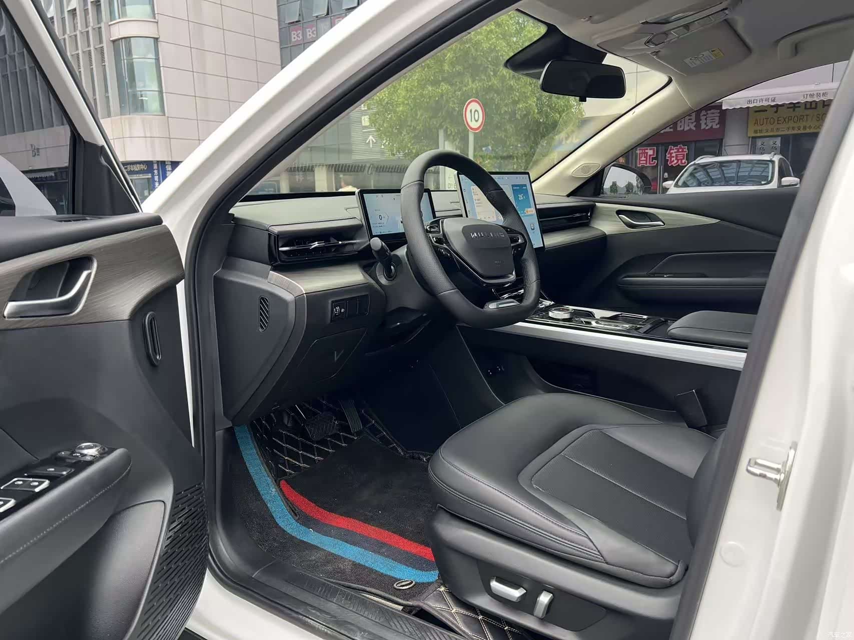 Wuling Starlight, 2025 7