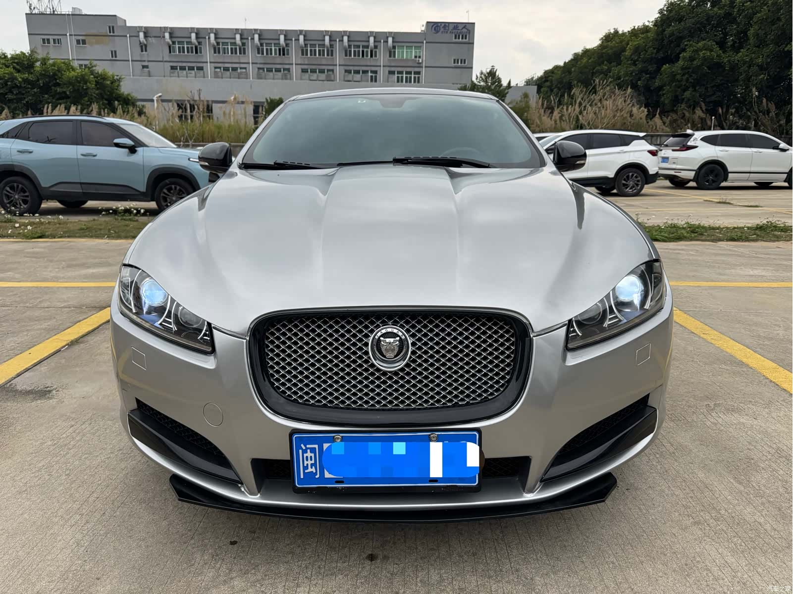 Jaguar XF, 2013 3