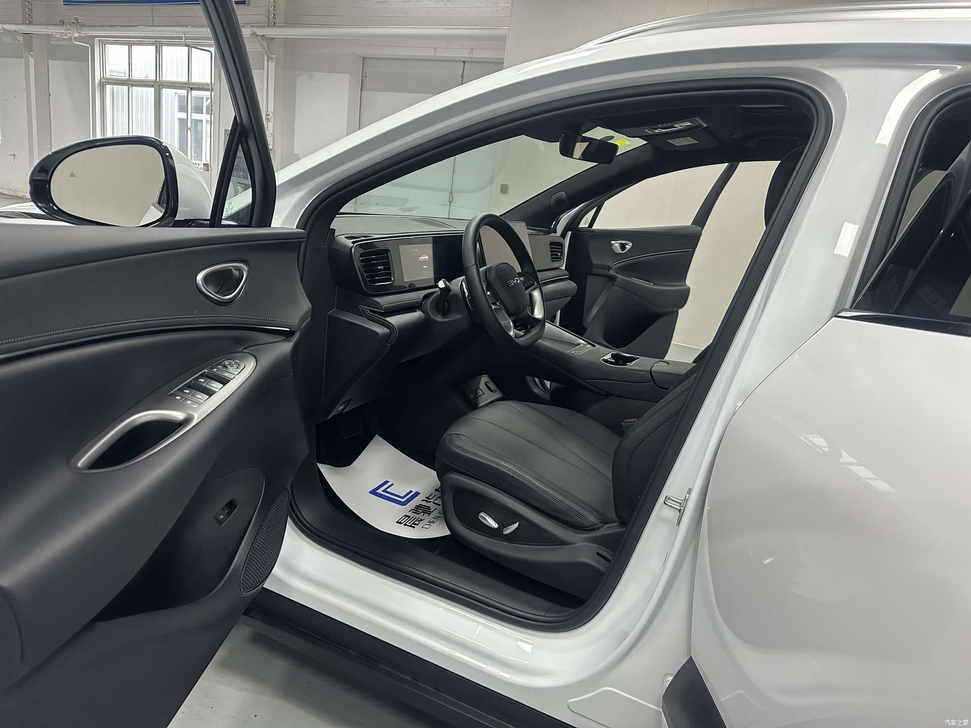 BYD HiAce, 2025 11