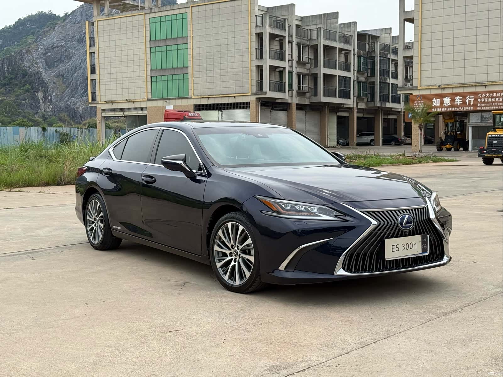 Lexus ES, 2021 3