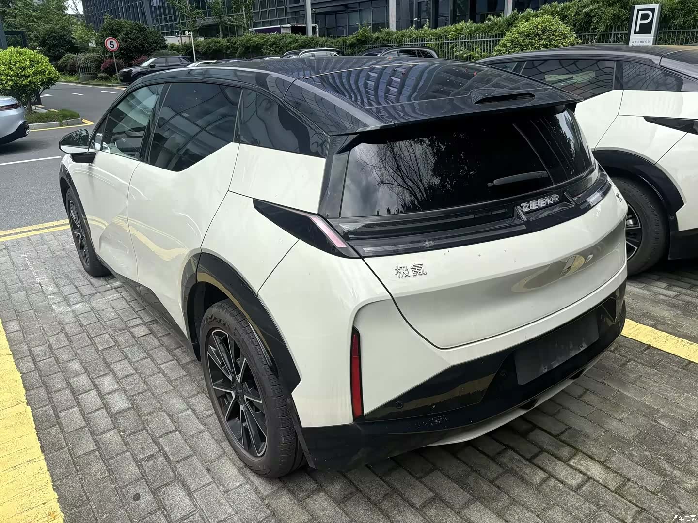 Zeekr X, 2024 3
