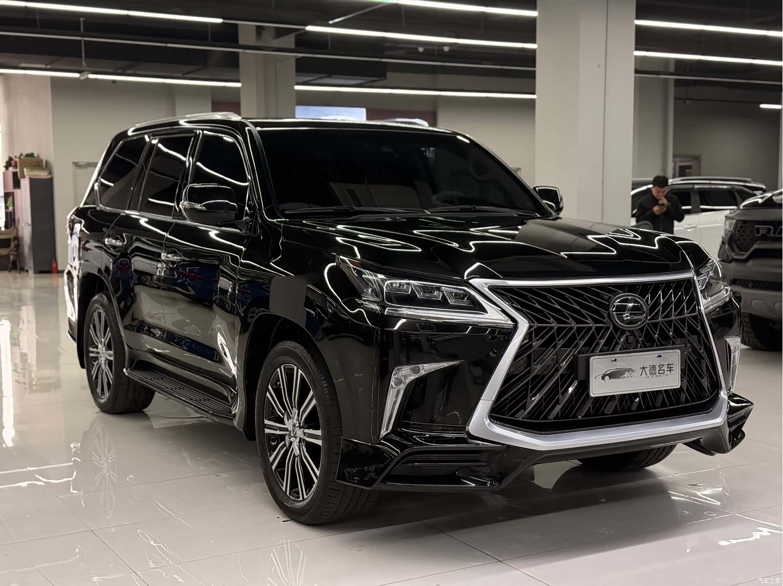 Lexus LX, 2018 3
