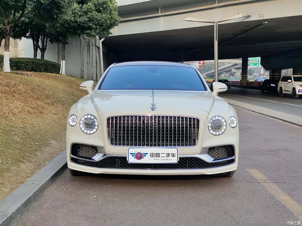 Bentley Flying Spur, 2023 2