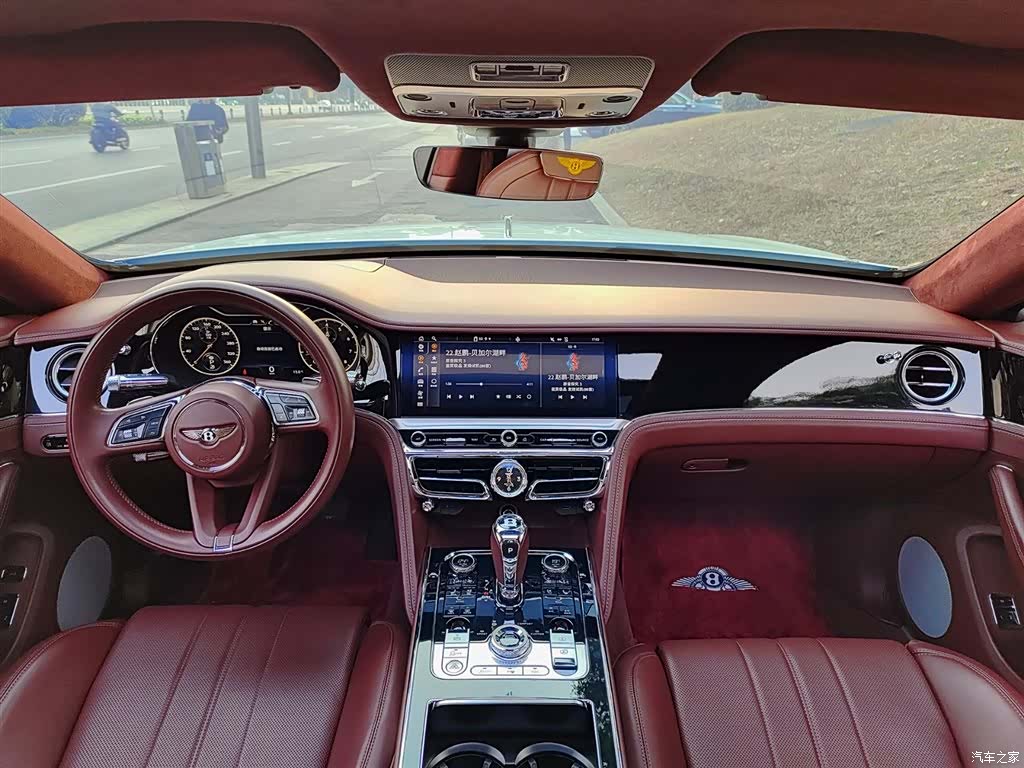Bentley Flying Spur, 2023 10