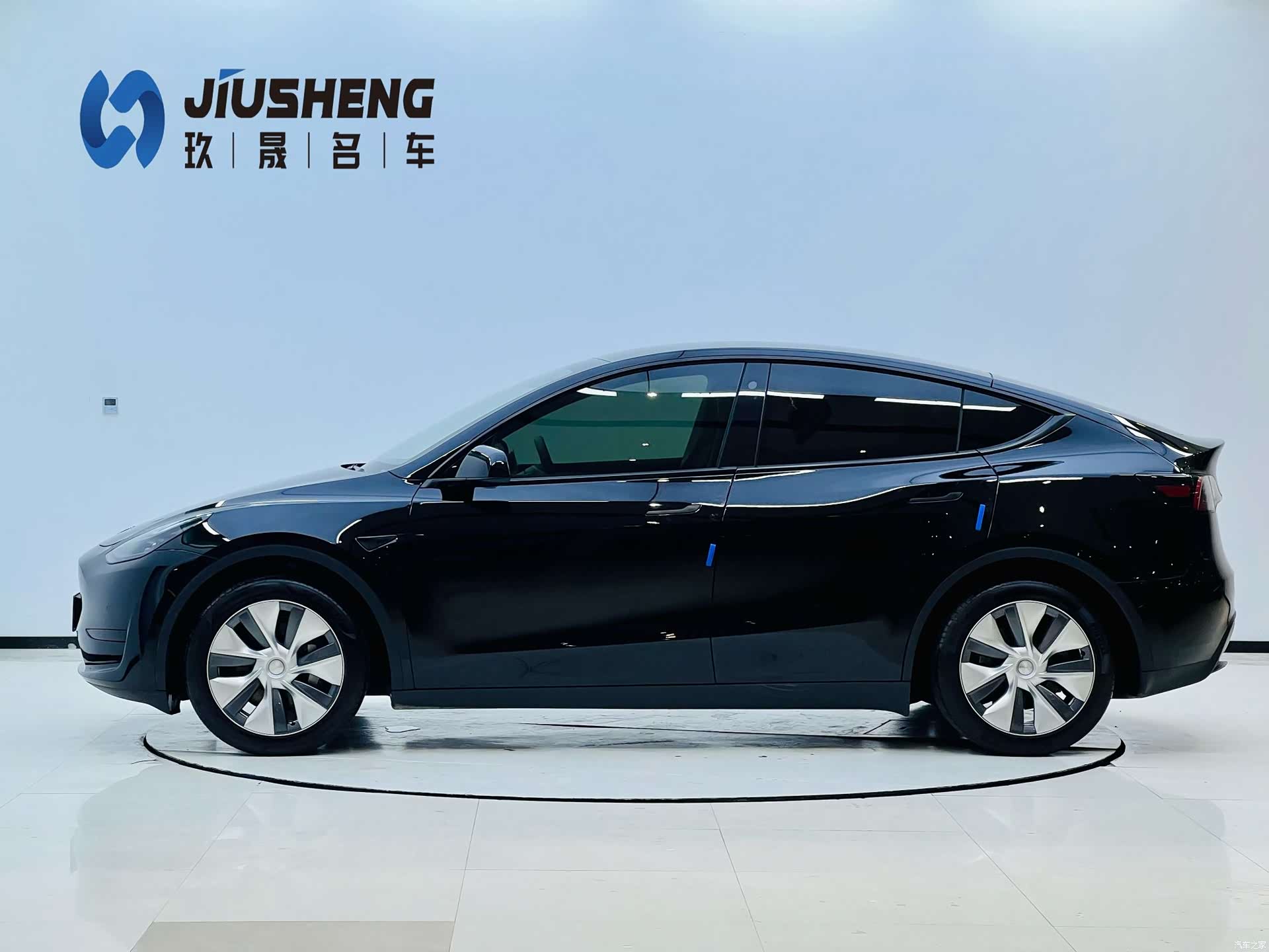 Tesla Model Y, 2023 все фото