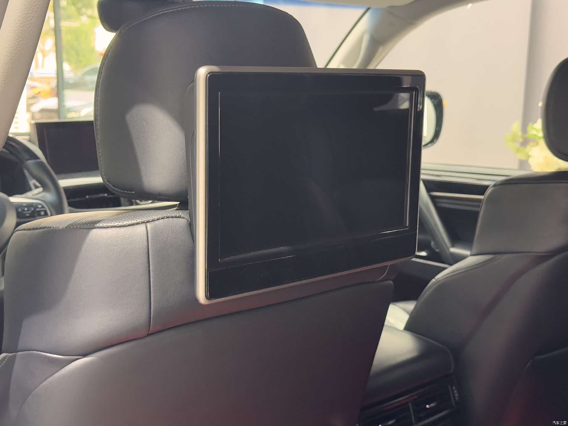 Lexus LX, 2017 24