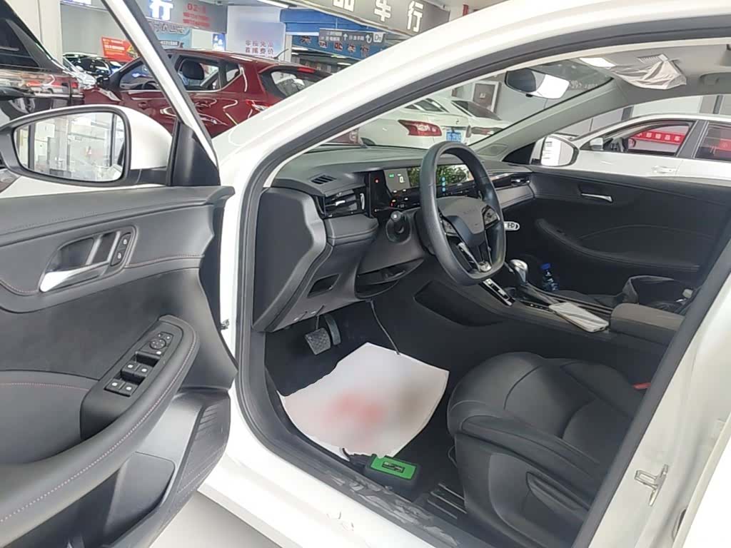 Roewe i5, 2025 16