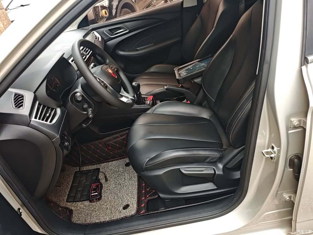 Roewe i5, 2018 15