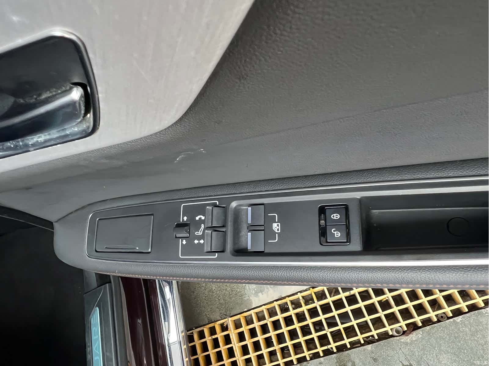 Land Rover XEL, 2019 9