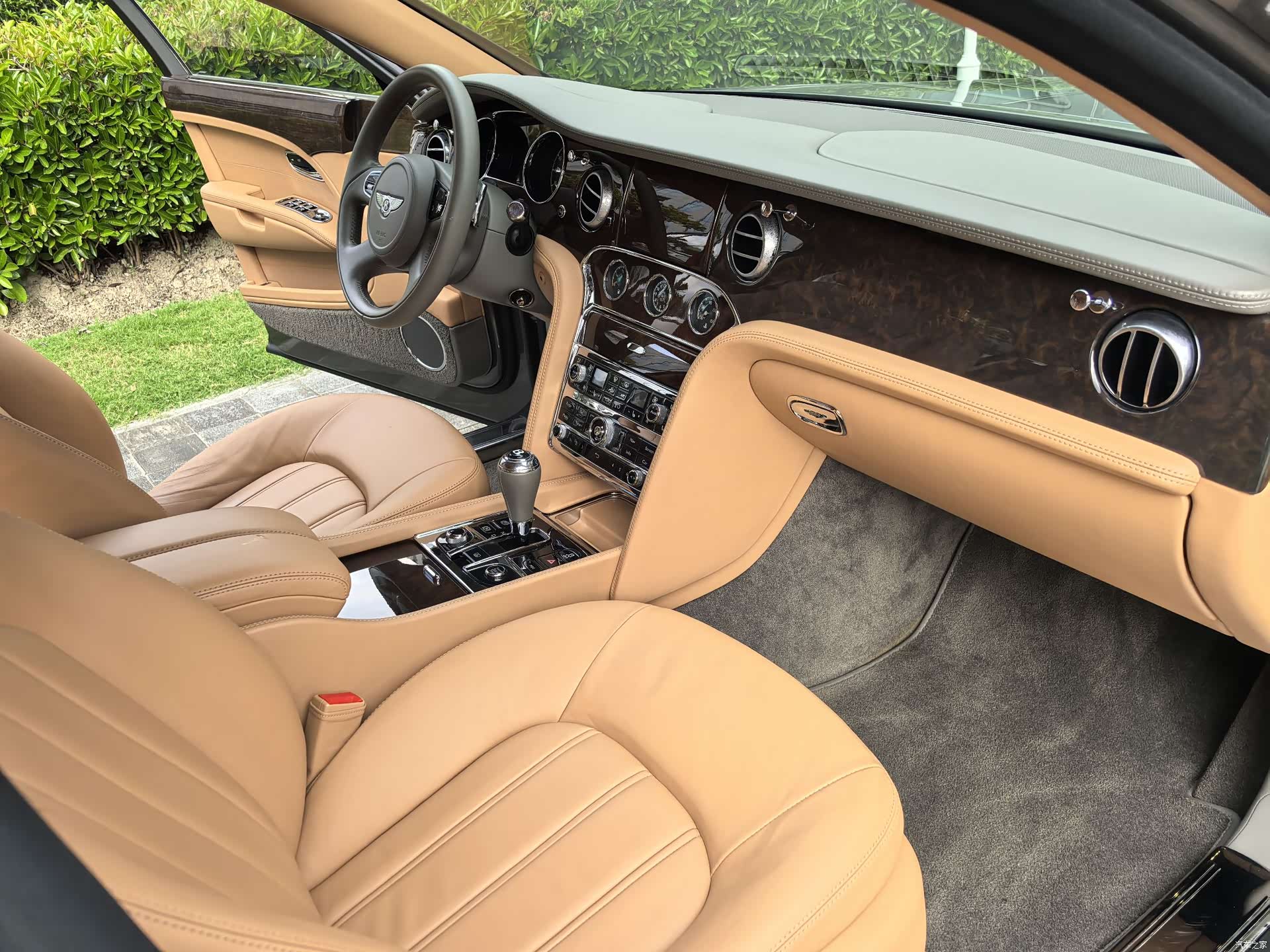 Bentley Mulsanne, 2015 37