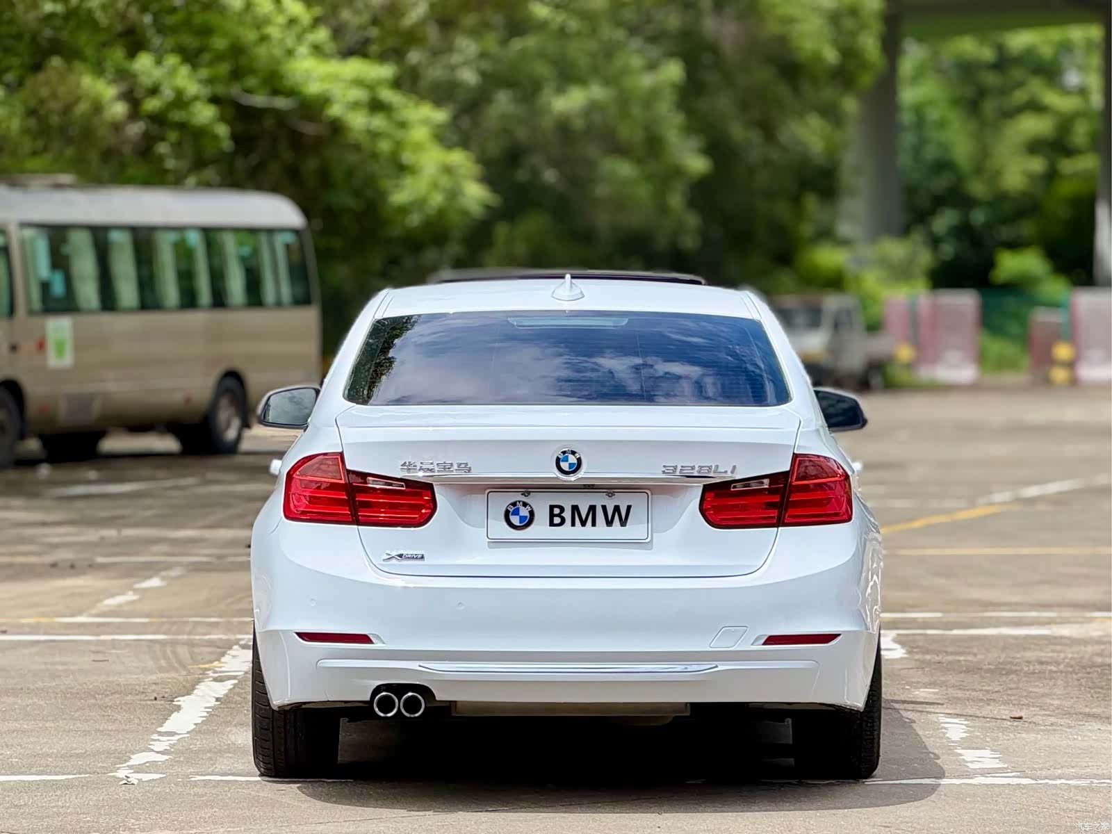 BMW 3 Series, 2016 23