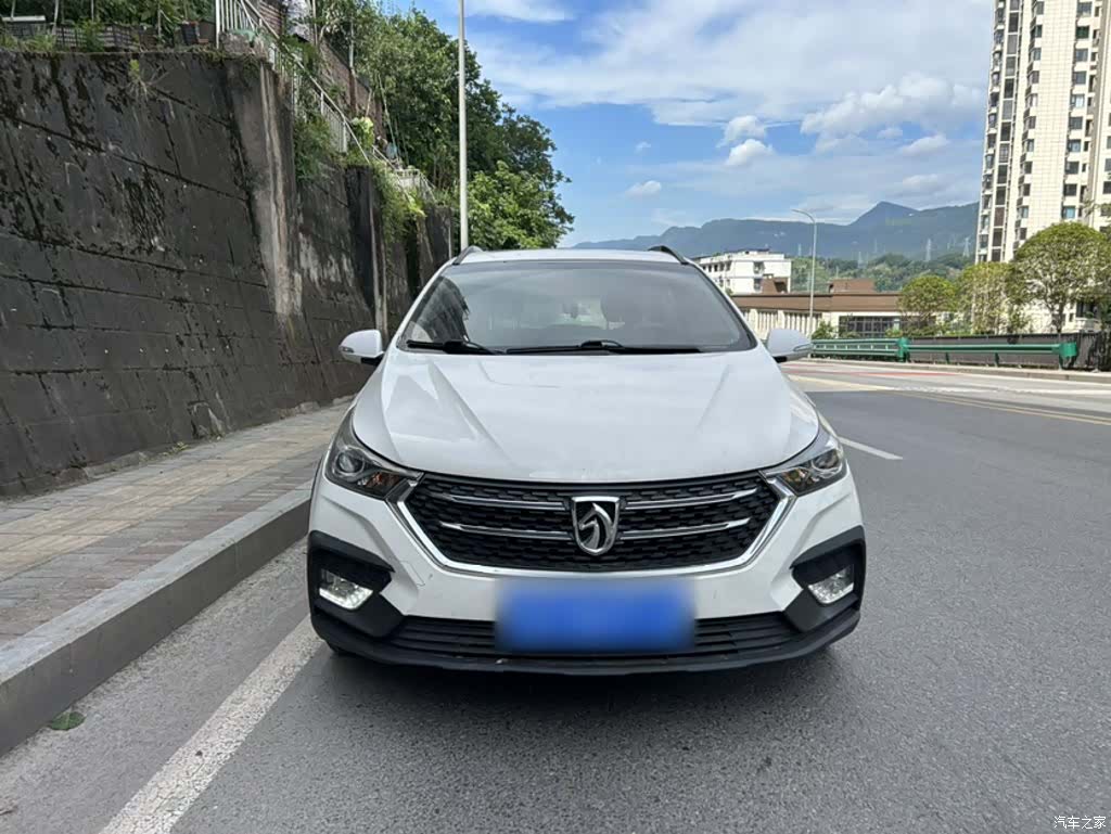 Wuling 310W, 2018 все фото