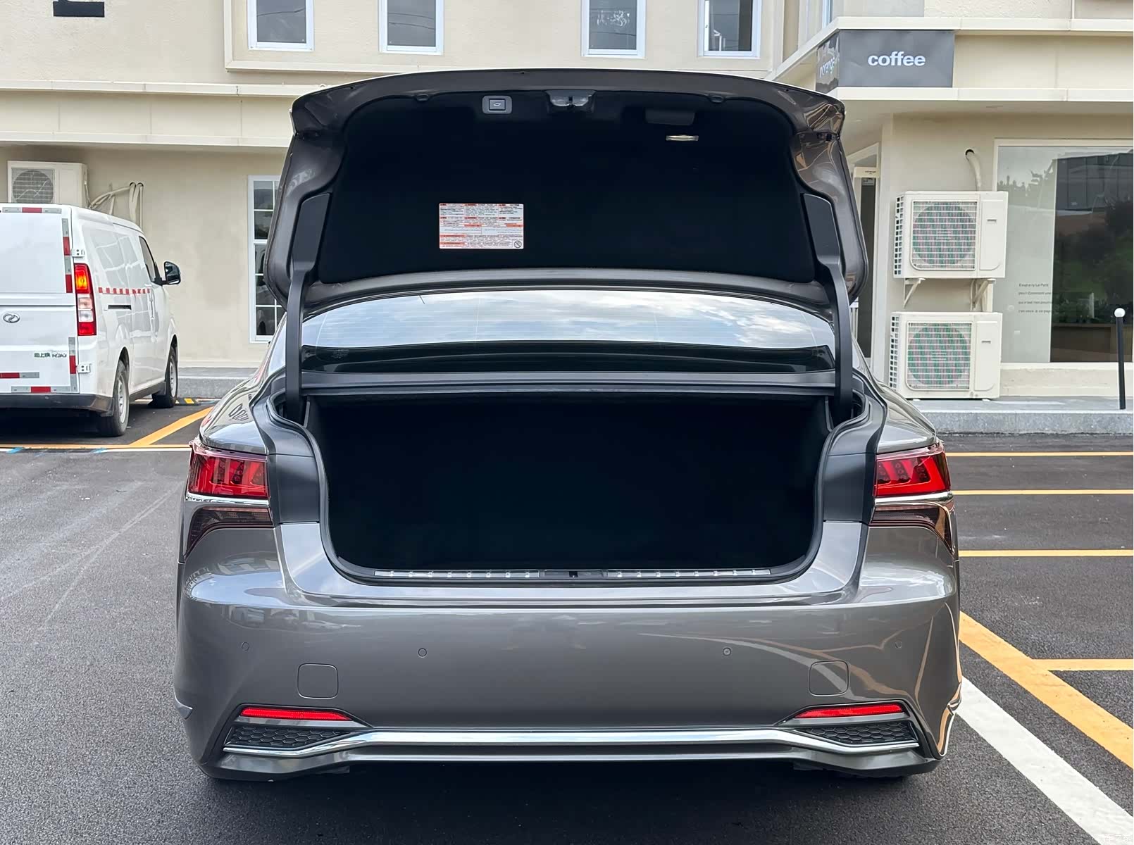 Lexus LS, 2020 22