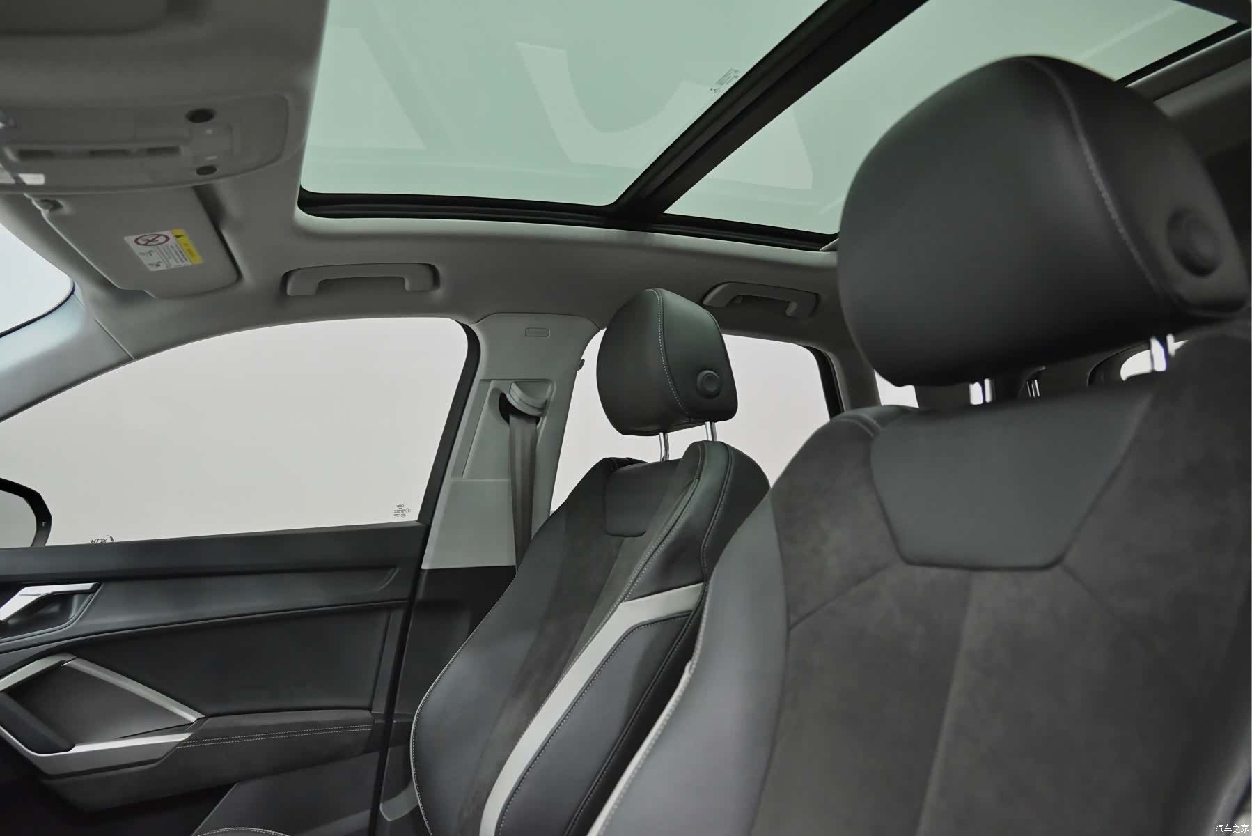 Audi Q3, 2019 14
