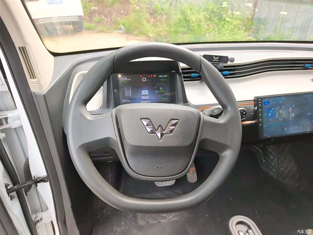 Wuling MINIEV, 2021 11