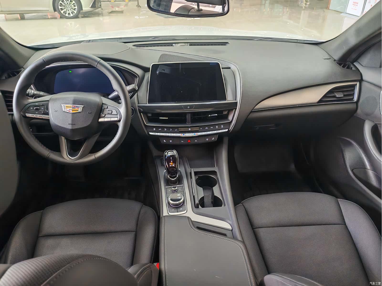Cadillac CT5, 2024 все фото