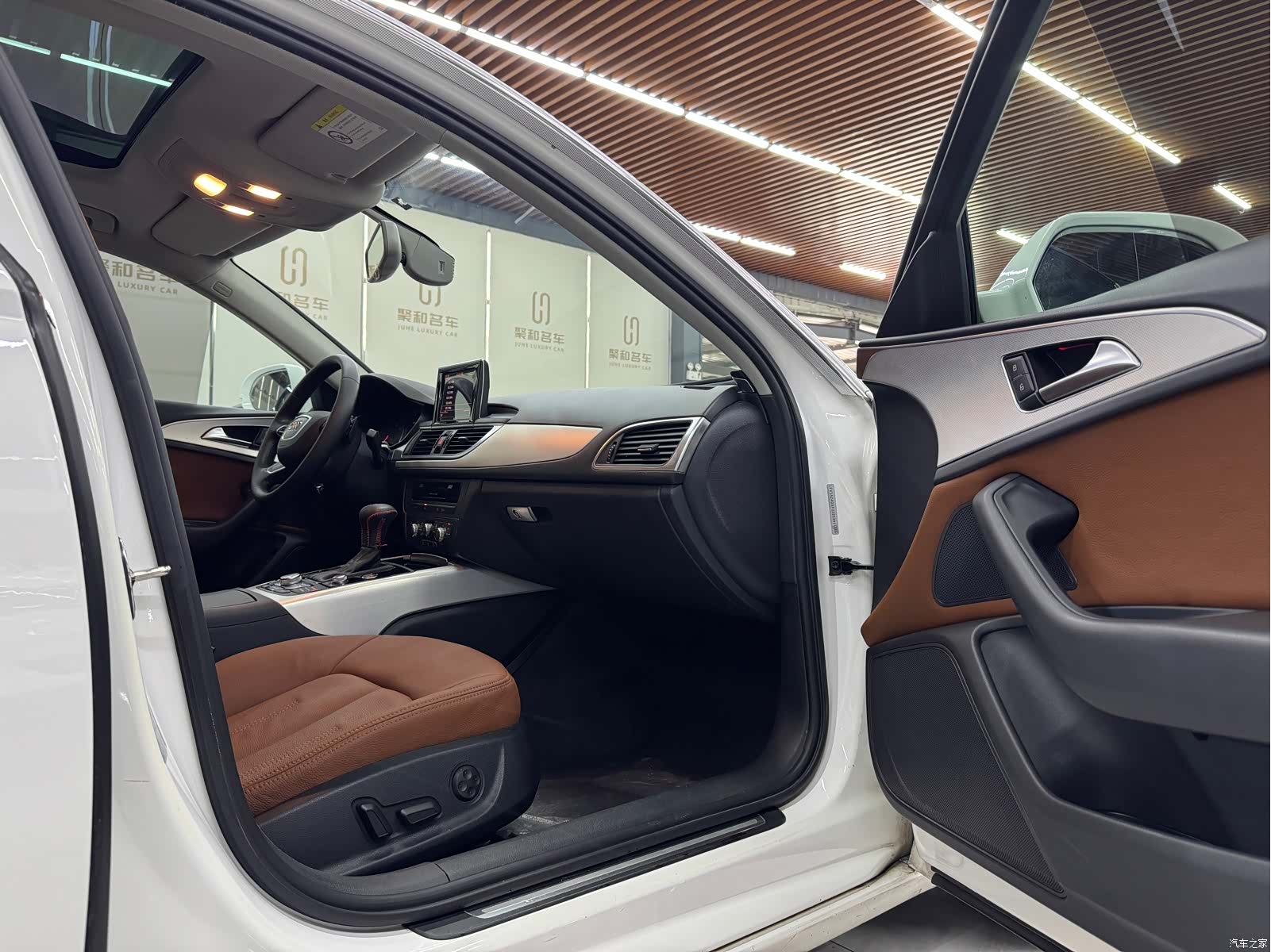 Audi A6L, 2015 12