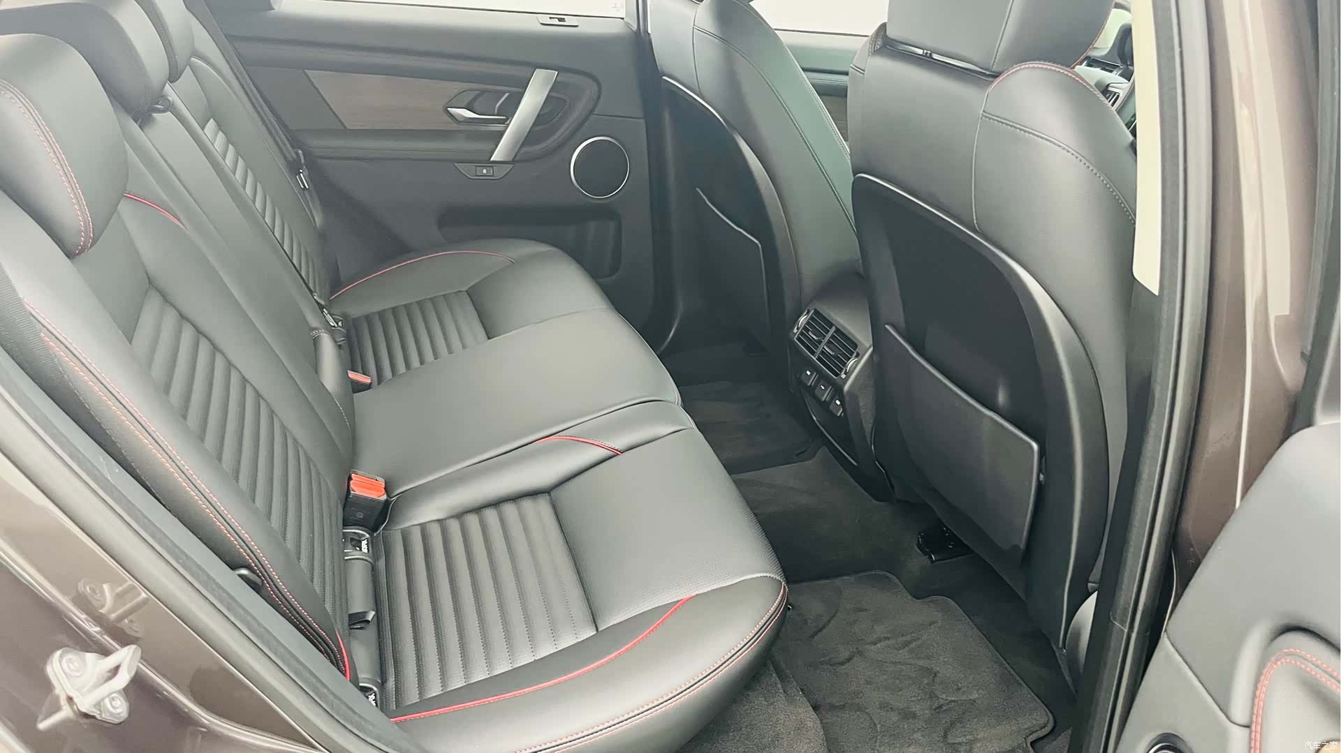 Land Rover Discovery, 2023 12