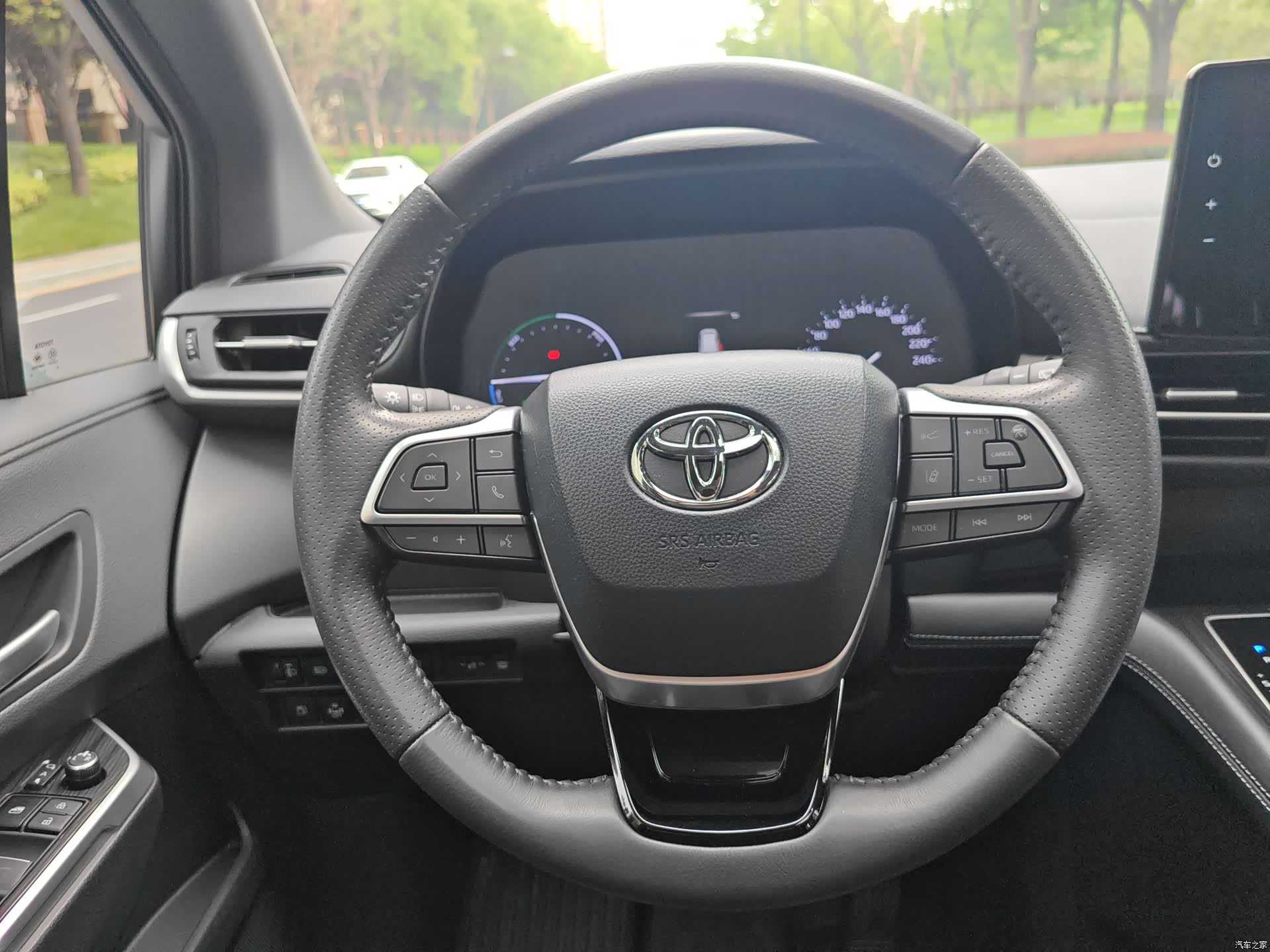 Toyota Sienna, 2024 12