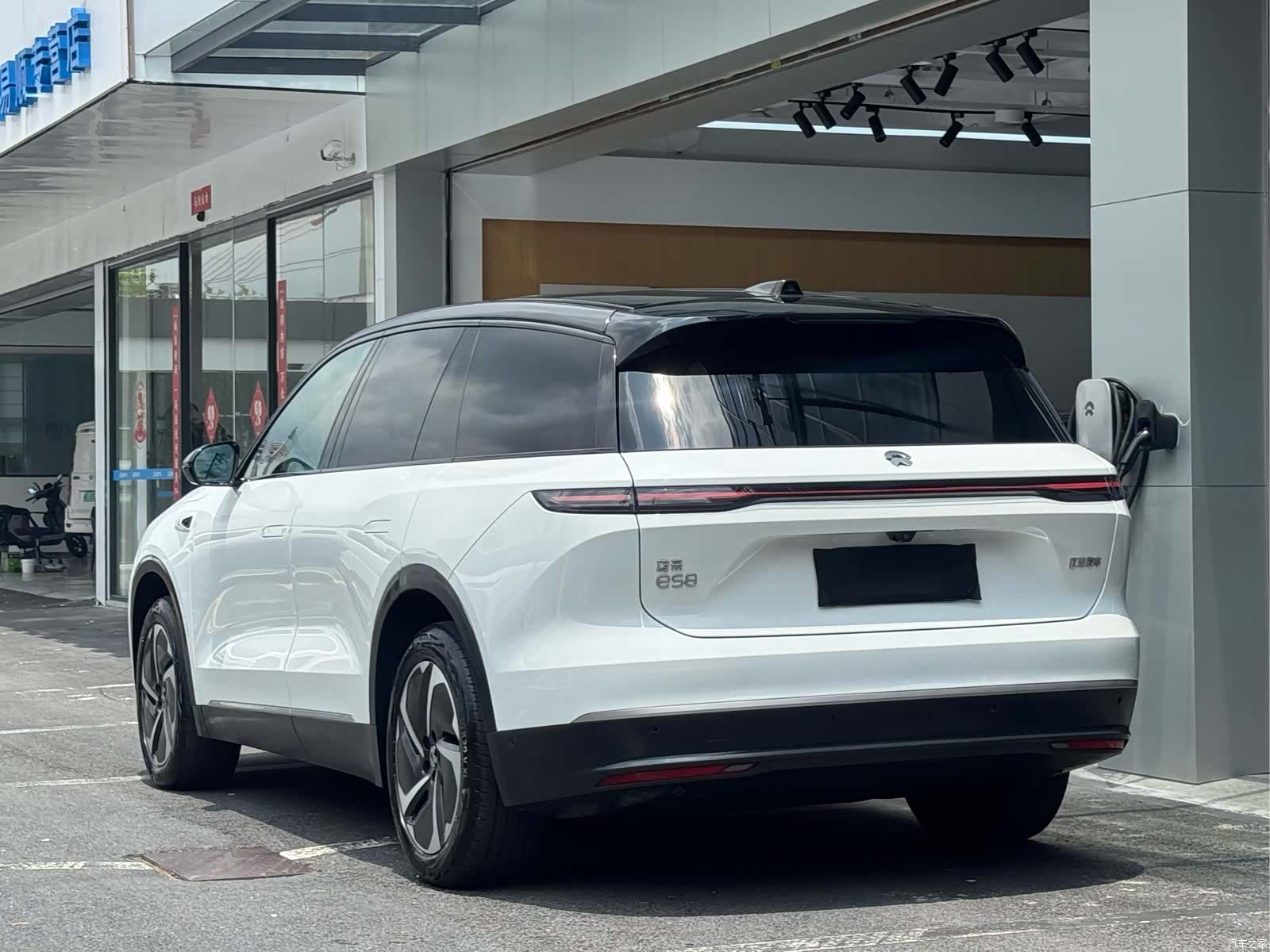 NIO ES8, 2023 7