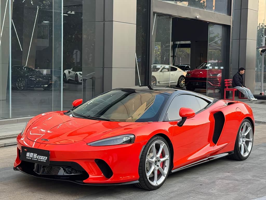 McLaren GT