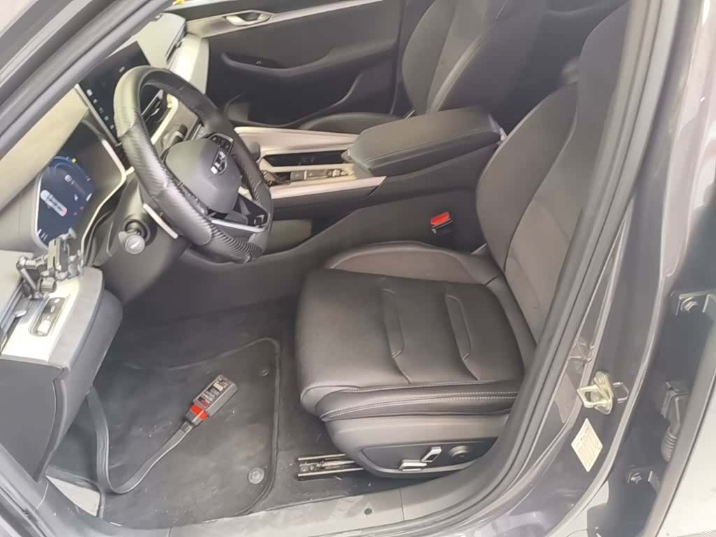 Geely Preface, 2025 15