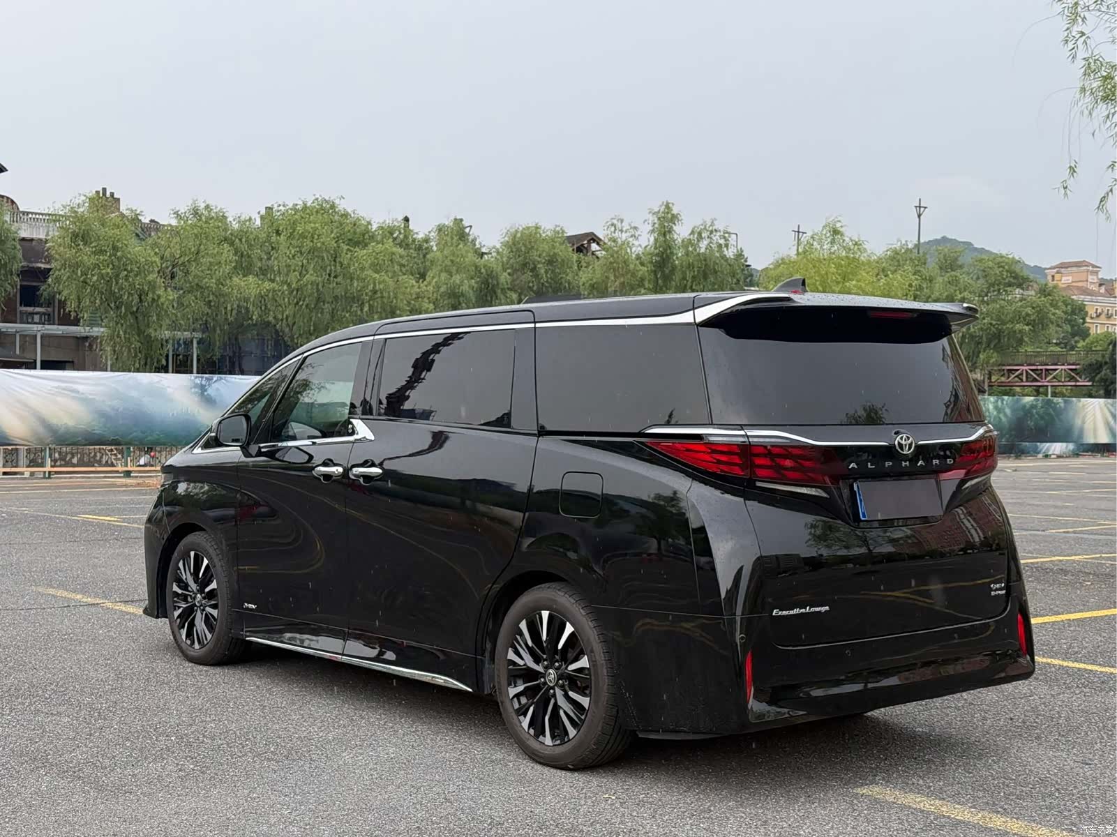 Toyota Vellfire, 2023 4