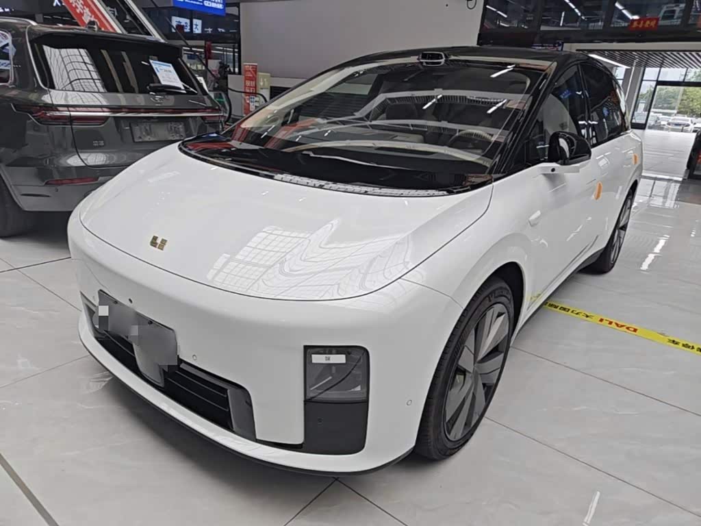 Li Auto i8
