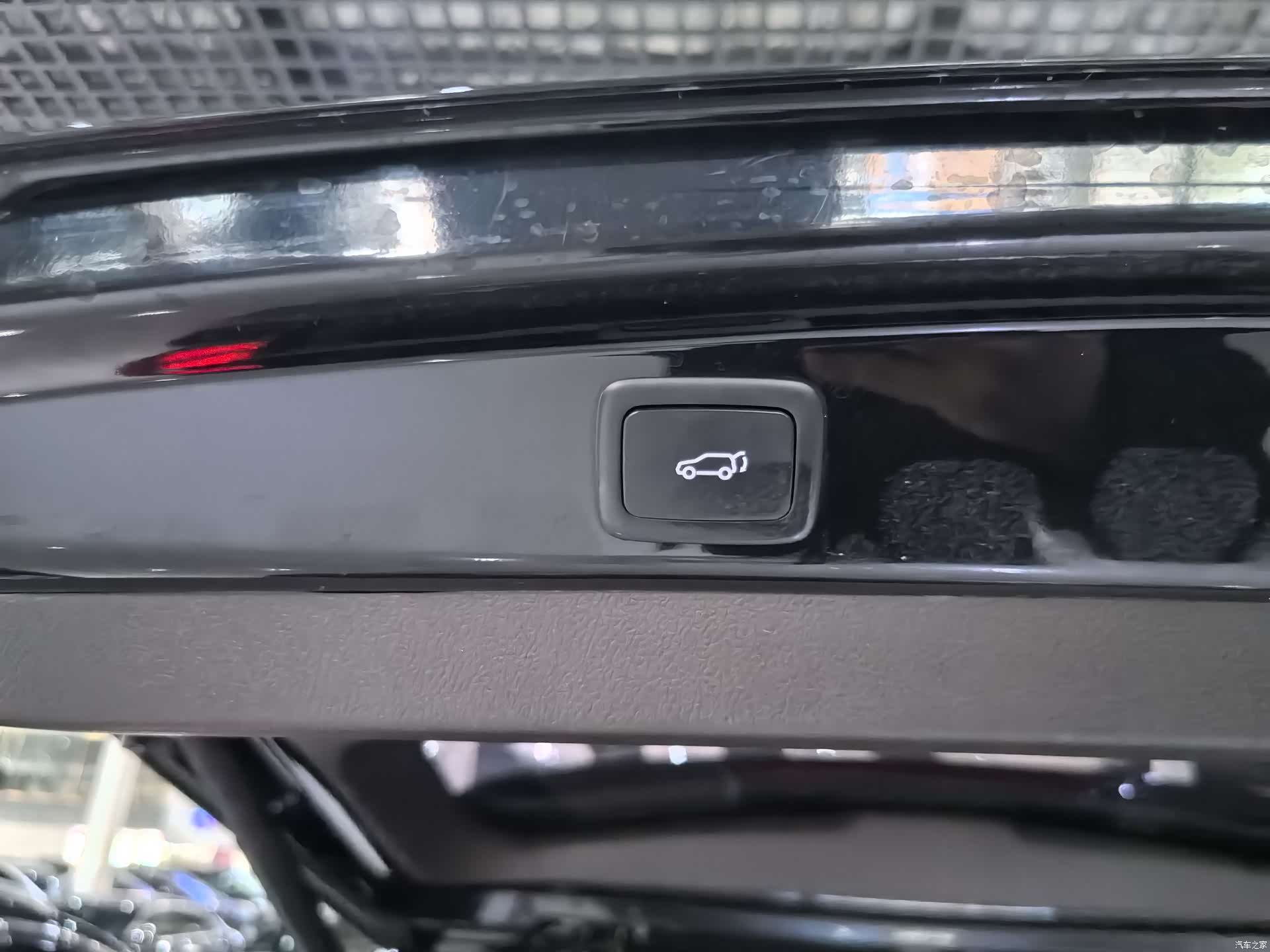 Roewe RX8, 2018 21