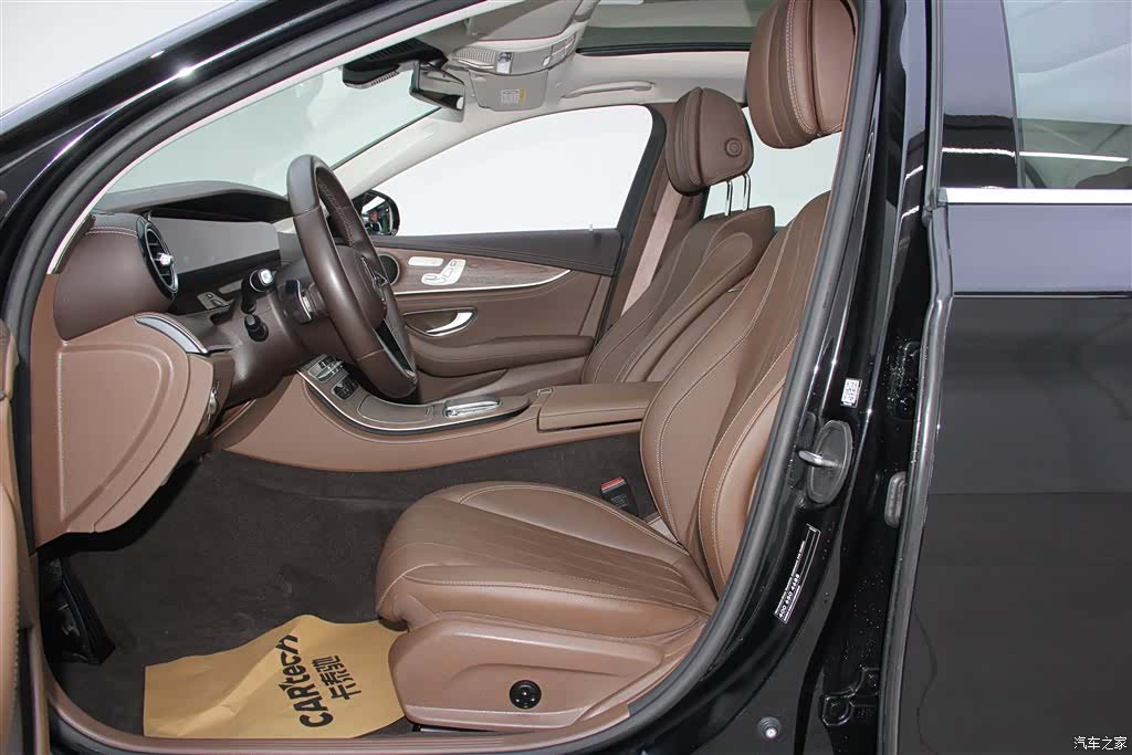 Mercedes-Benz E-Class, 2023 22