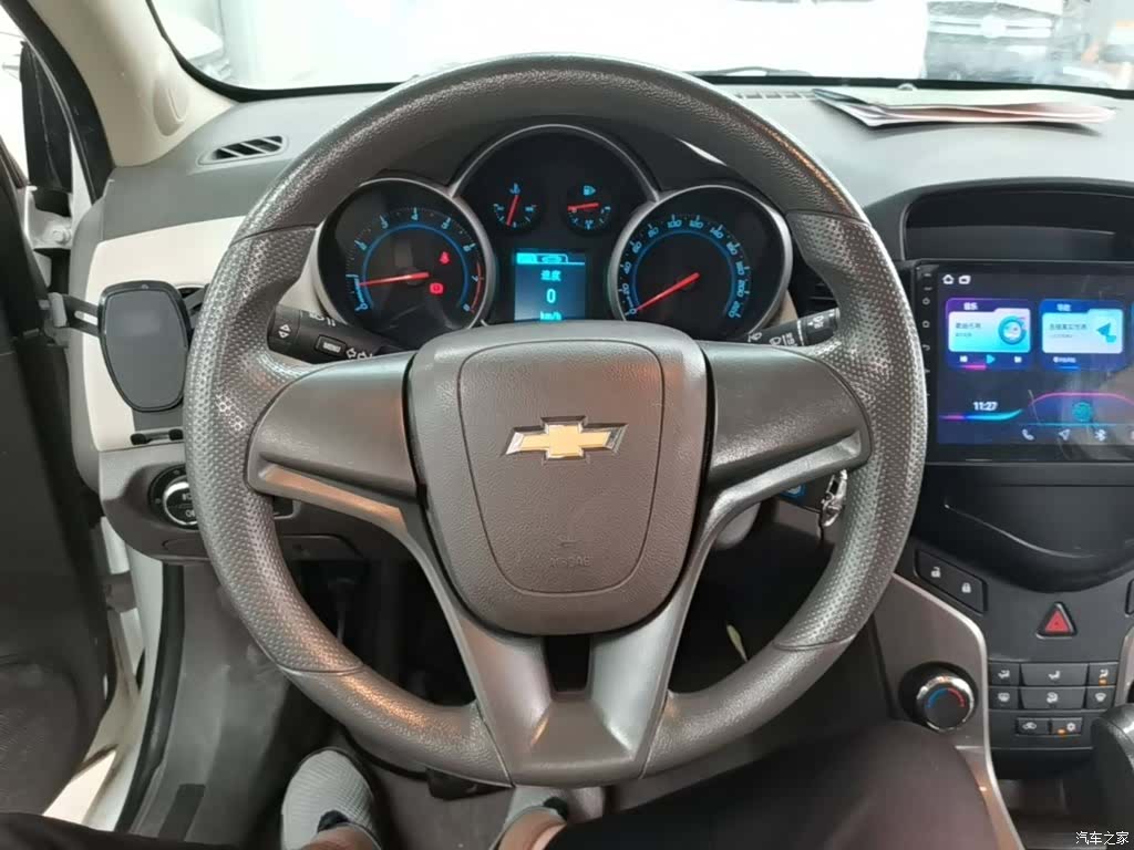 Chevrolet SE, 2017 11
