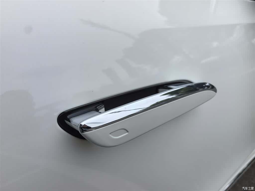Mercedes-Benz E-Class, 2024 13