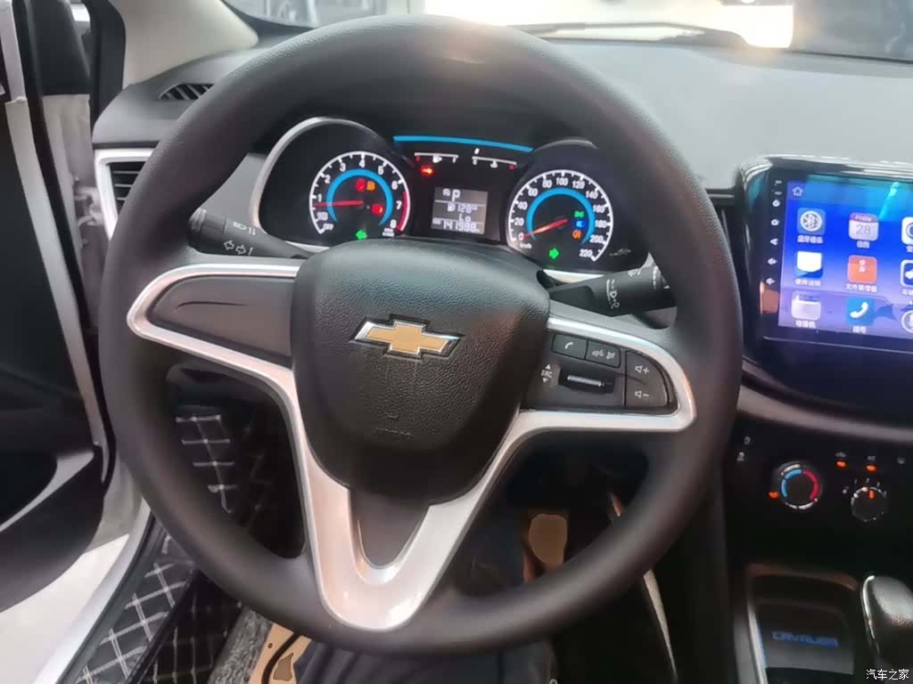 Chevrolet 320, 2018 11