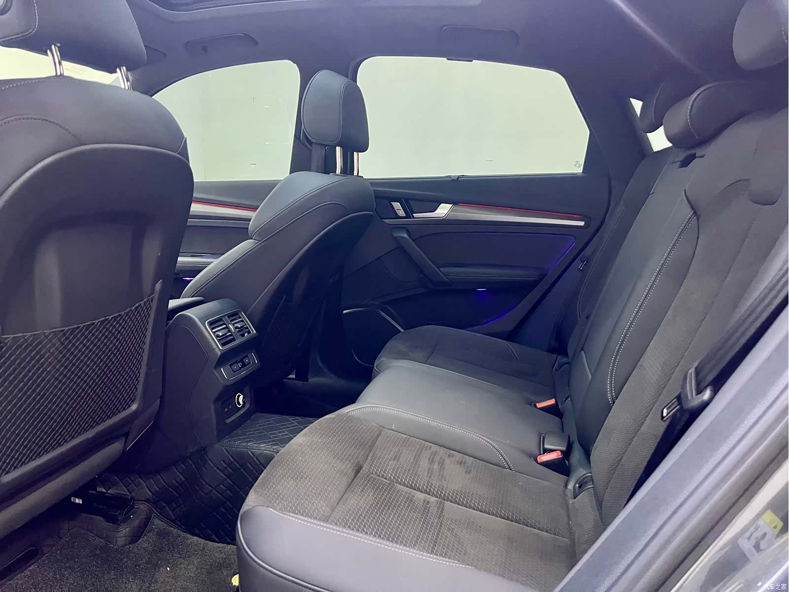 Audi Q5L, 2025 16