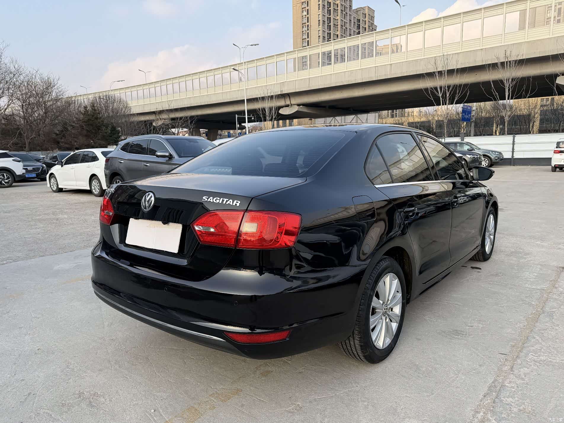 Volkswagen Sagitar, 2014 9