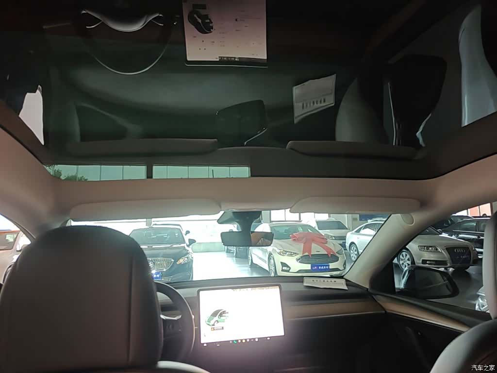 Tesla Model Y, 2022 18