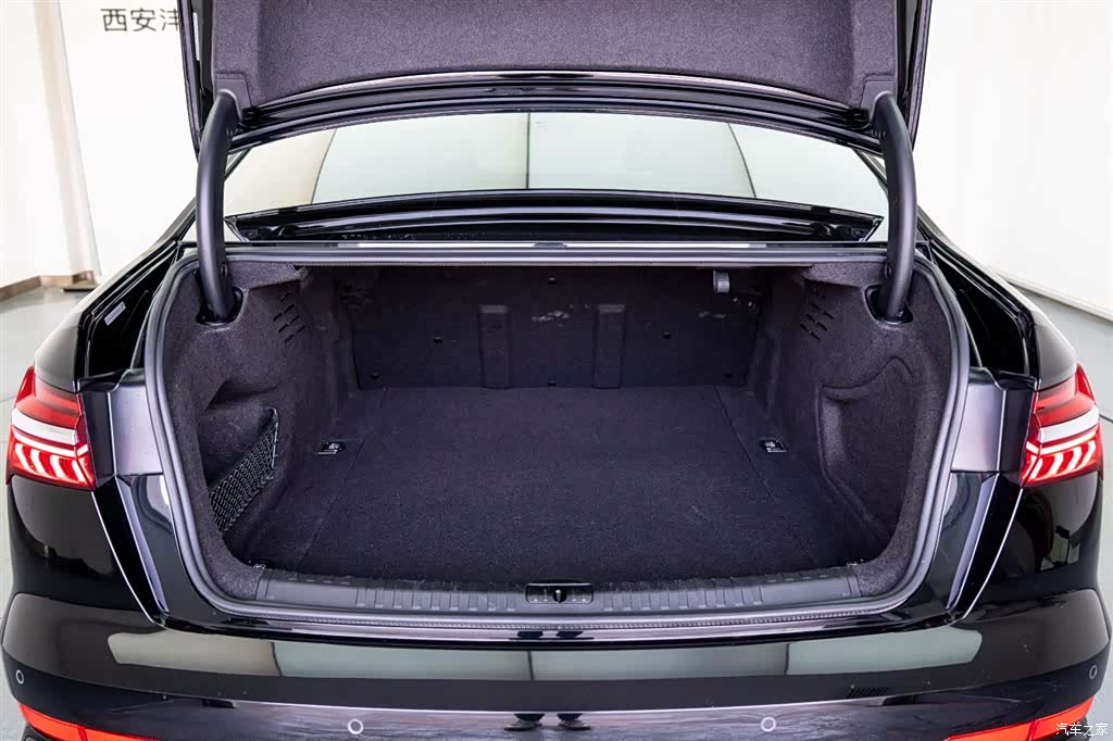 Audi A6L, 2020 9