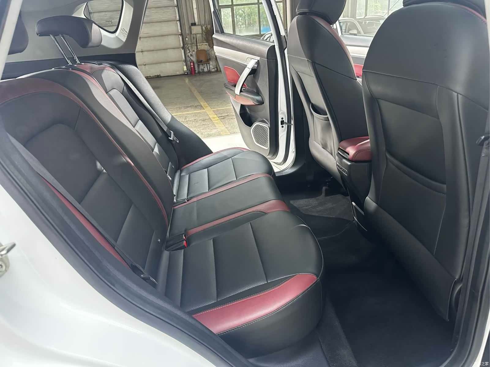 Geely Coolray, 2022 17