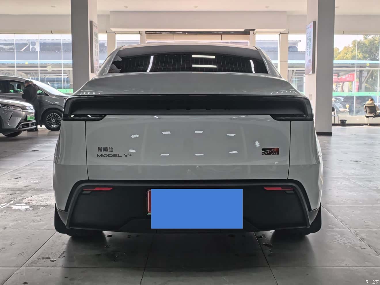 Tesla Model Y, 2025 10