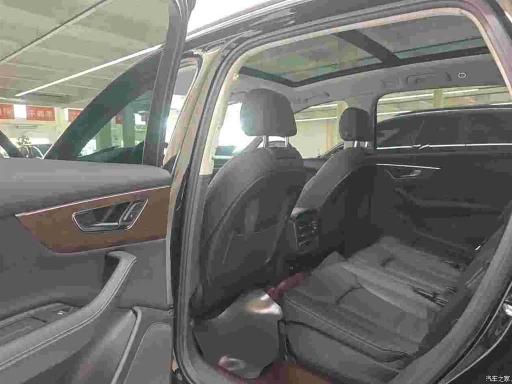 Audi Q7, 2024 8