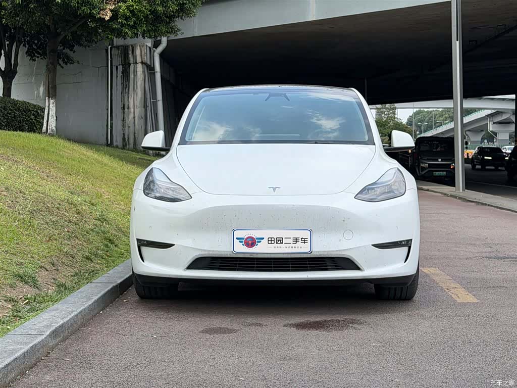 Tesla Model Y, 2023 2