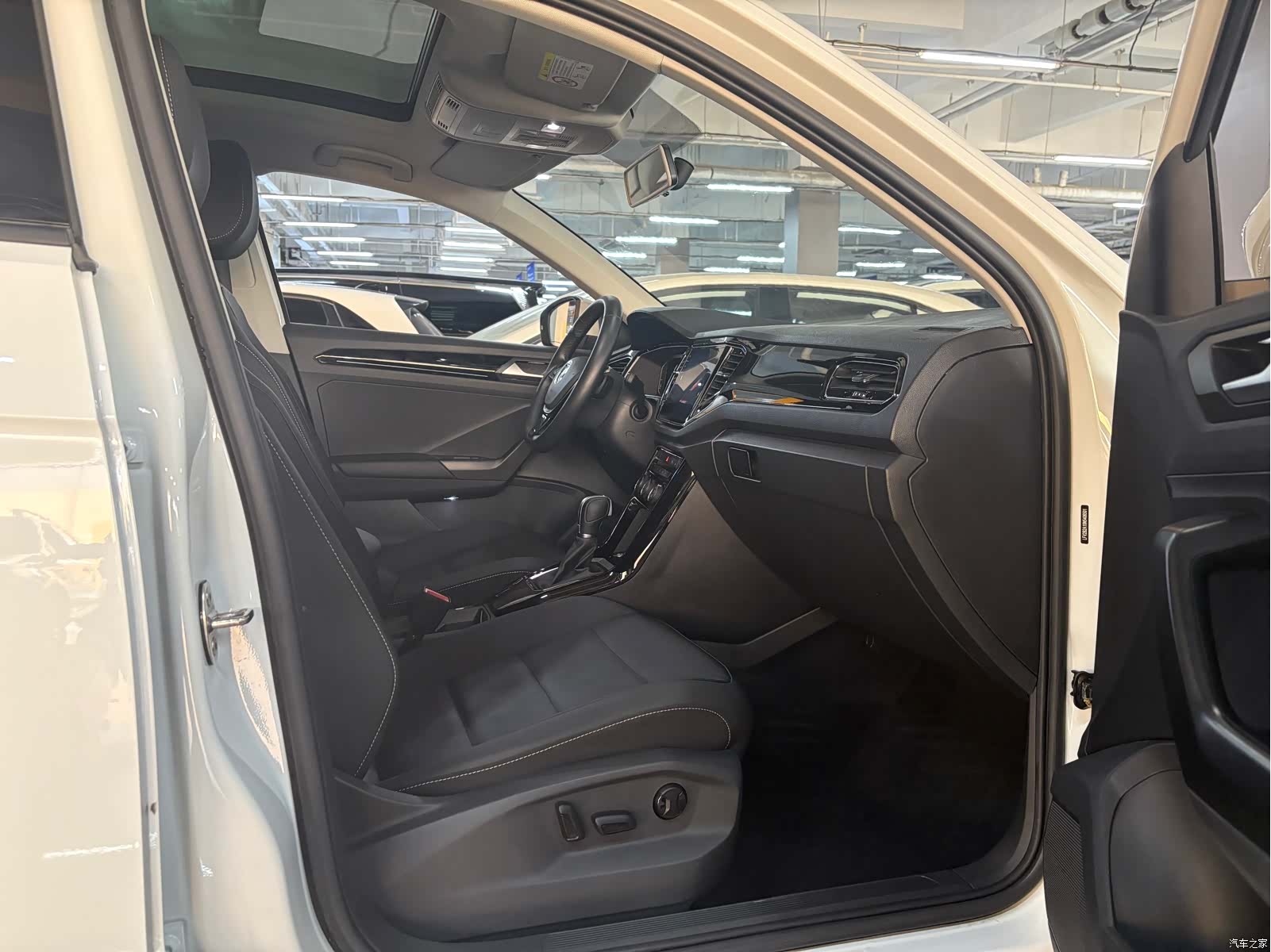 Volkswagen T-ROC, 2022 10