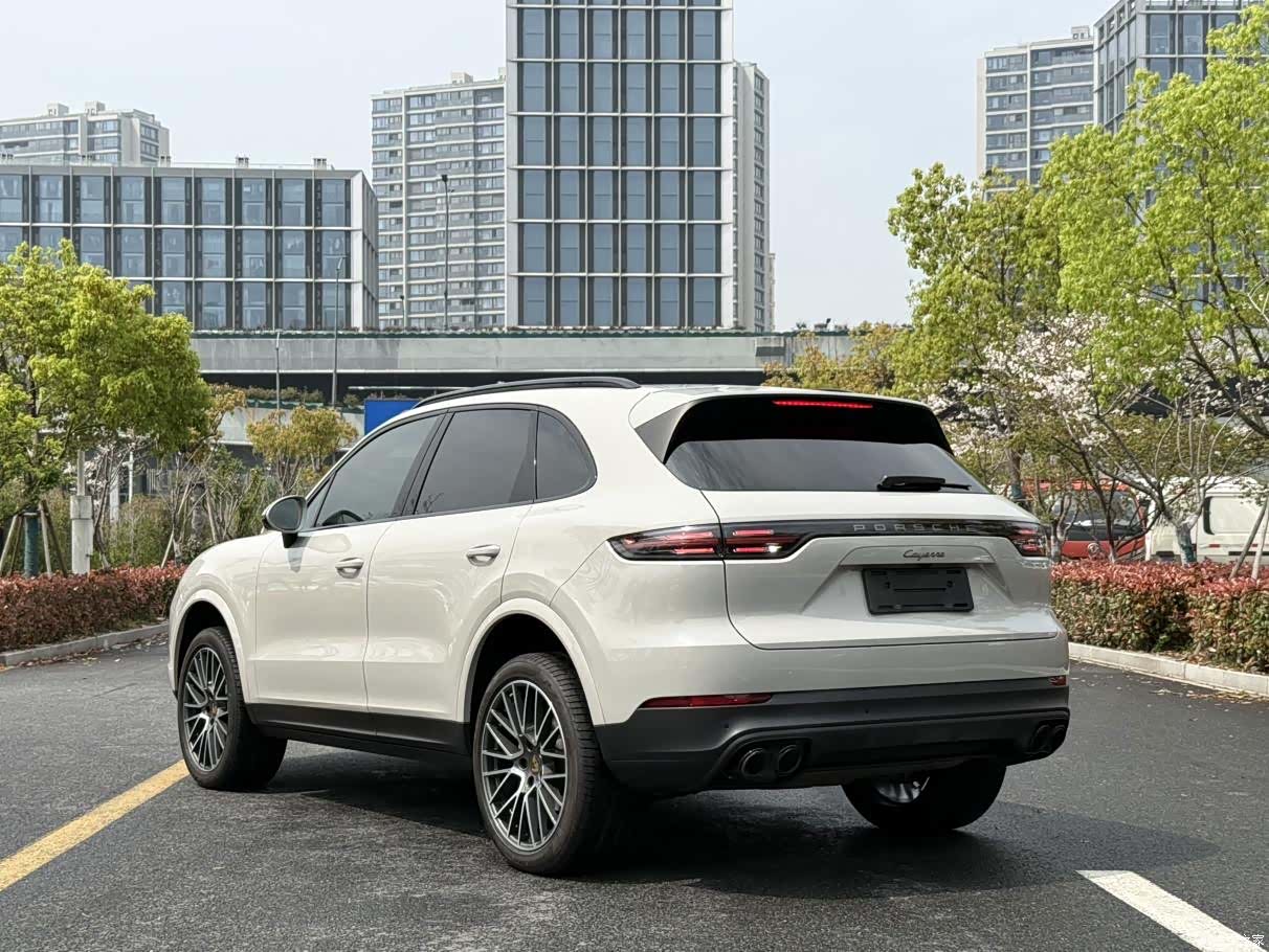 Porsche Cayenne, 2023 все фото