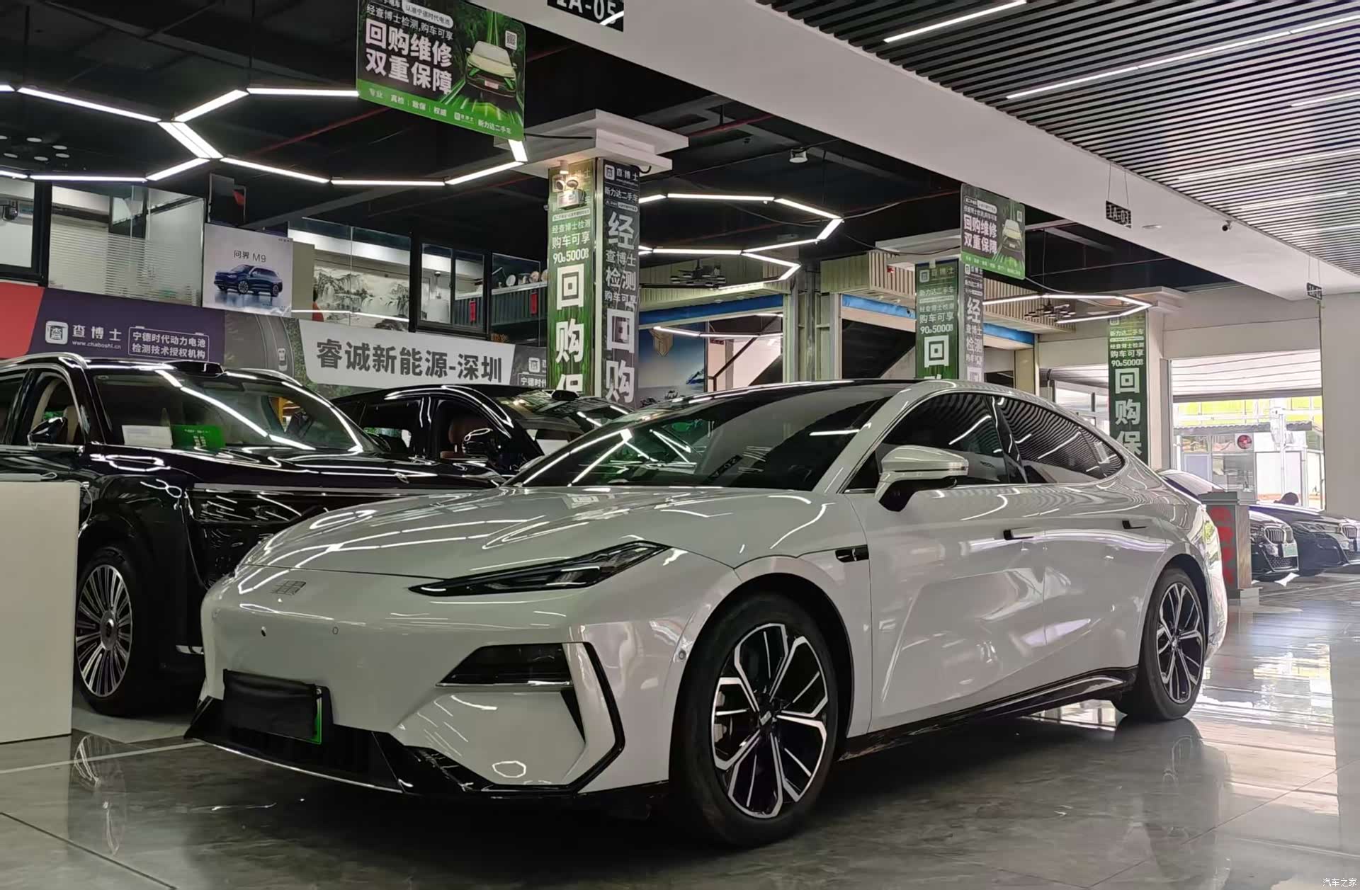 Geely E8