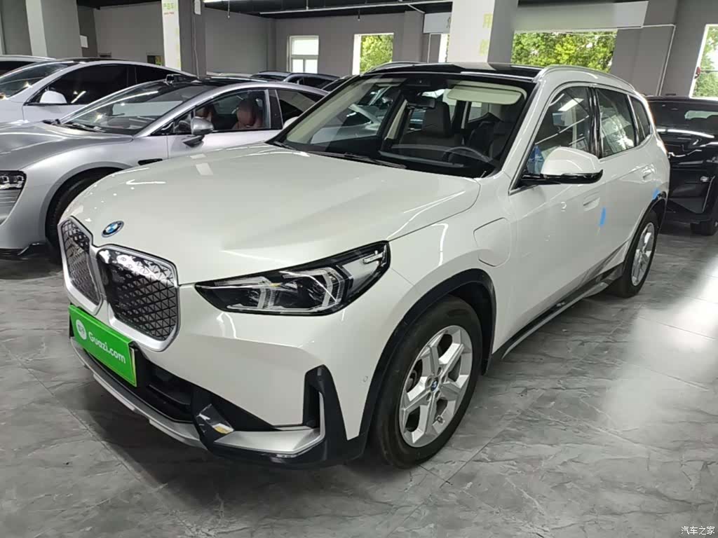 BMW iX1, 2025 2