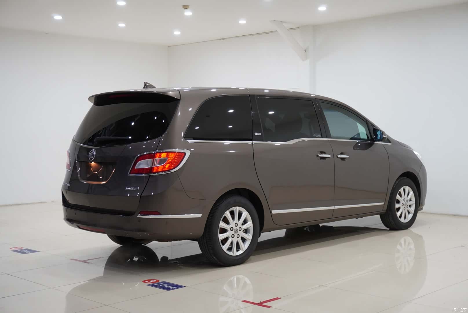 Buick GL8, 2014 4