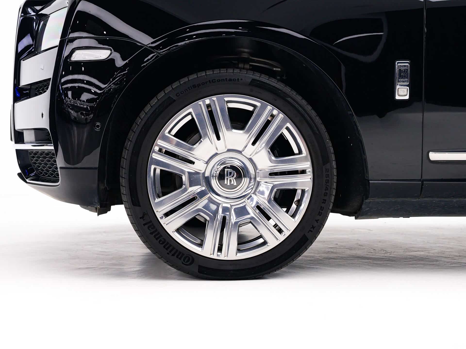 Rolls-Royce Cullinan, 2022 2