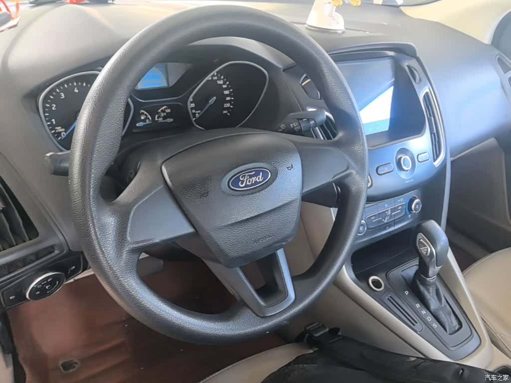 Ford Focus, 2015 11